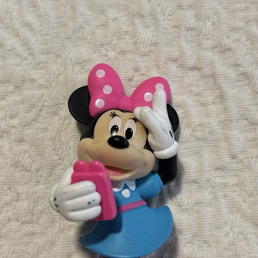 Disney Figurine 2